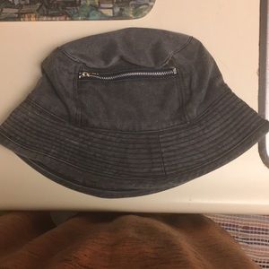 Bucket hat